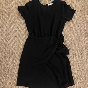 Gilli Black Sheath Mini Dress Short Sleeve Crew Neck